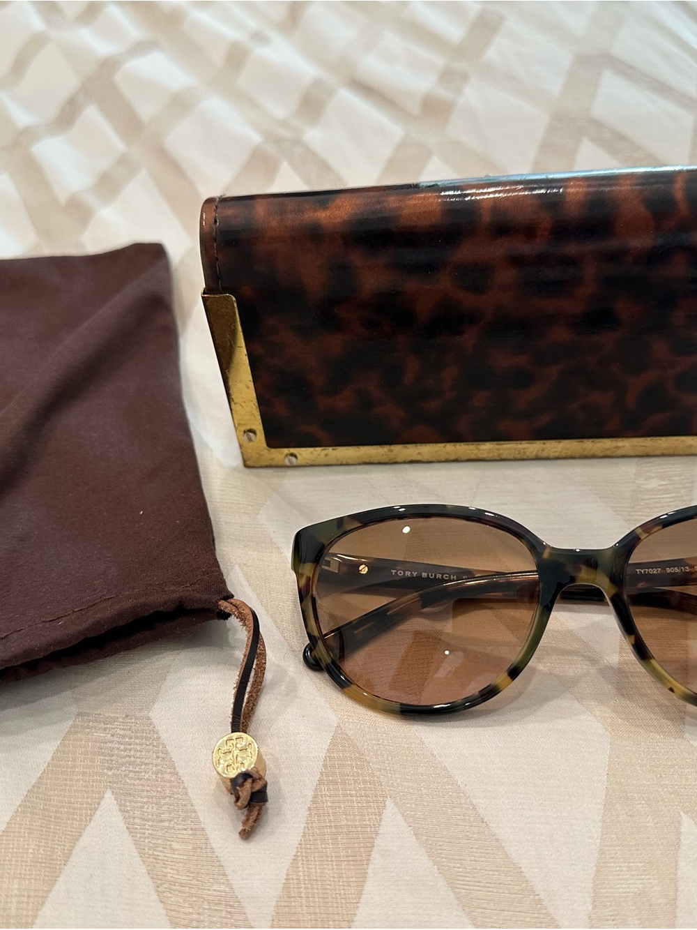TORY BURCH Large Tortoise Sunglasses, Sunglasses Protector and Case.